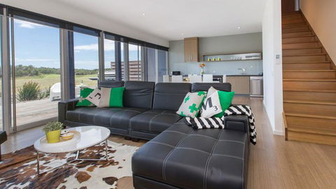 ST ANDREWS BEACH APARTMENT 4.01 - Tourism Townsville 0