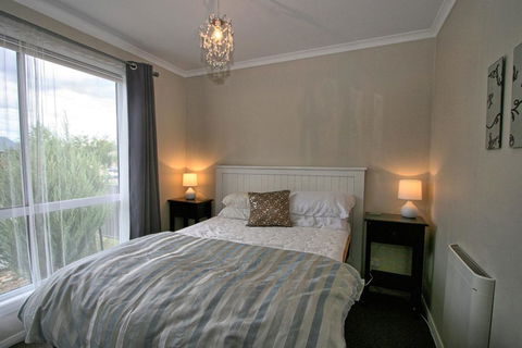 St Helena's 5 Twynam Street, Jindabyne NSW 2627 - Tourism Townsville 2