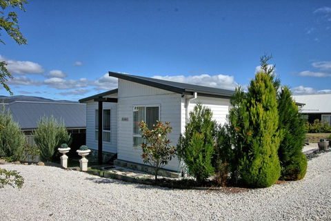 St Helena's 5 Twynam Street, Jindabyne NSW 2627 - Tourism Townsville 0