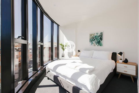 St Kilda Rd LVL4 2BDR2BATHR WIFI Albert Park - Tourism Townsville 0