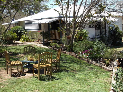 Staple House Bed And Breakfast - Tourism Townsville 2