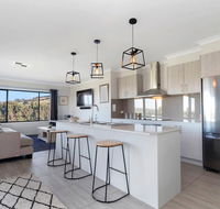 STELLAVISTA - 4 bedrooms free wifi views - Tourism Townsville
