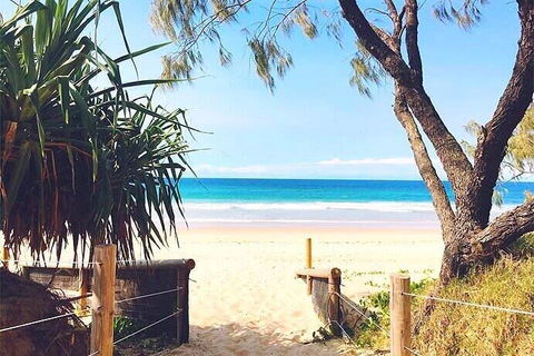 Steps From Mudjimba Beach 3 BR Apt Sunshine Coast With WIFI,Pool,Parking - Tourism Townsville 0