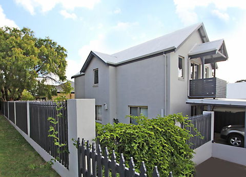 Stones-Throw - Tourism Townsville 0
