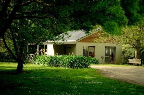 Stony Creek Cottages - Tourism Townsville 0