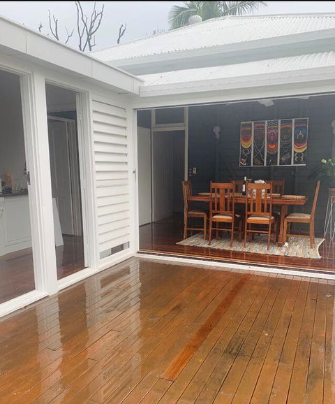 Stranded In Oz Stay In Relaxing Environment, FREE WIFI, NETFLIX, POOL, AIR CON - Tourism Townsville 3