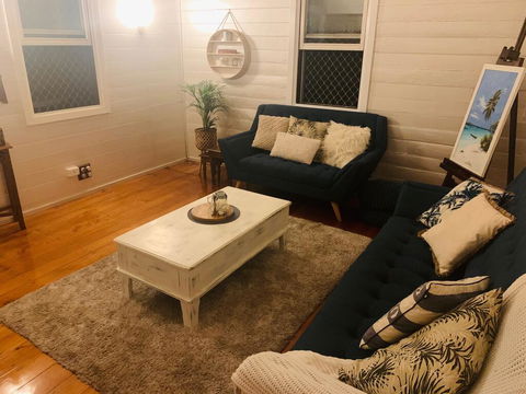 Stranded In Oz Stay In Relaxing Environment, FREE WIFI, NETFLIX, POOL, AIR CON - Tourism Townsville 1