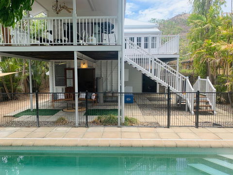 Stranded? Nowhere To Stay? Sanitised Apartment, Sleeps 4, Netflix, Wifi, Pool - Tourism Townsville 2