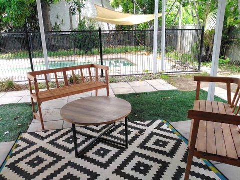 Stranded? Nowhere To Stay? Sanitised Apartment, Sleeps 4, Netflix, Wifi, Pool - Tourism Townsville 3
