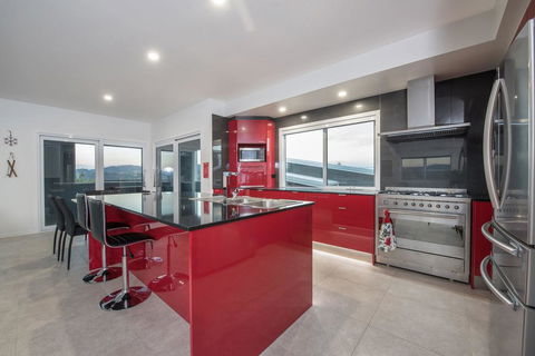 Stratton Summit 4- Modern, Sophisticated Style With Lake And Mountain Views - Tourism Townsville 2
