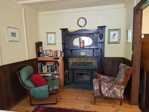 Stringer's Cottage - Tourism Townsville 3