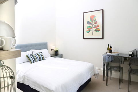 Studio 3 - Saint George Accommodation - Tourism Townsville 0