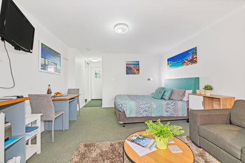 Studio 38 On The Terrace - Tourism Townsville 3