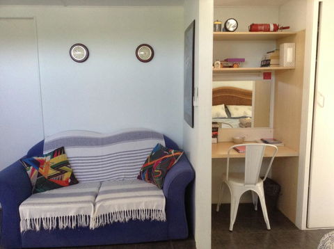 Studio Apartment With Seaview - Tourism Townsville 3