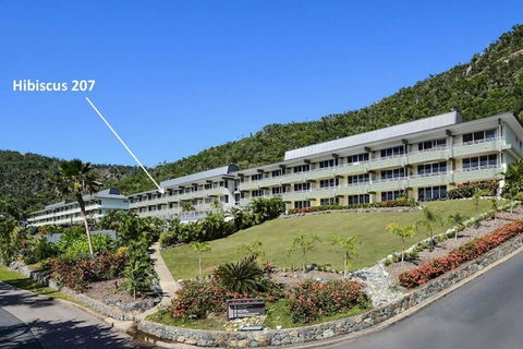 Stunning Catseye Beach Location With Amazing Views - Hibiscus 207 - Tourism Townsville 3