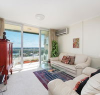 Stunning Harbour View Home - Tourism Townsville