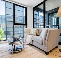 Stunning LightBright New One Bedroom APTHawthron - Tourism Townsville
