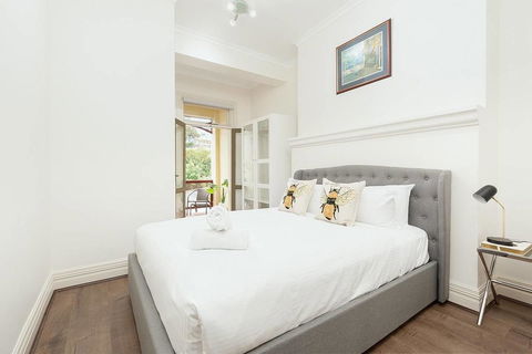 STUNNING SYDNEY HOME 3 - Tourism Townsville 2