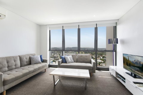 Stunning Views On The 41st Floor - Tourism Townsville 0