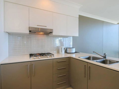 Stylish 3 Bedroom Apartment In Goldcoast - Tourism Townsville 3