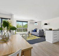 Stylish and Spacious Launceston Villa  Free Wifi - Tourism Townsville