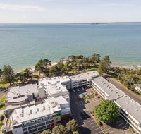 Stylish Island Getaway - BEACHFRONT APARTMENT - Tourism Townsville