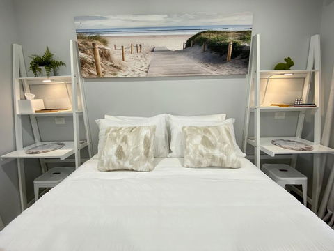 STYLISH UNIT - CLOSE TO DREAMWORLD - Tourism Townsville 2
