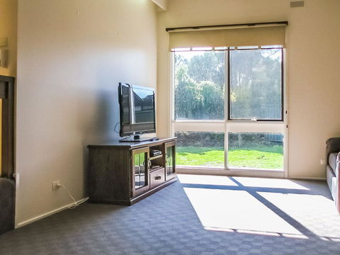 Summers Inn - Tourism Townsville 3