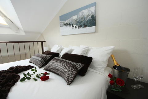 Summit Ridge Alpine Lodge - Tourism Townsville 0