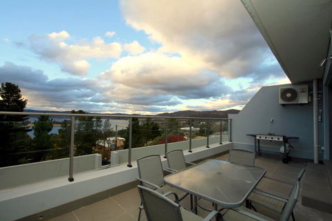 Summit 10/35 Clyde Street - Tourism Townsville 2