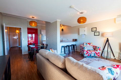 Summit 9 - Modern And Stylish Newly Renovated Apartment - Tourism Townsville 2
