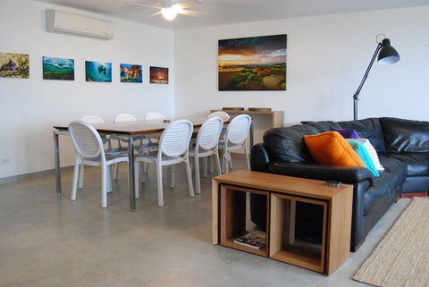Sundeck Gardens - Tourism Townsville 1
