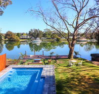 Sunset Lodge - Tourism Townsville