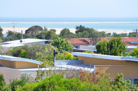 SUNSET WATERS - INLET SIDE - Tourism Townsville 1