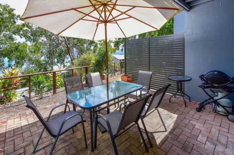 Sunset Waters Apartments - Tourism Townsville 0