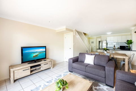 Sunset Waters Apartments - Tourism Townsville 1