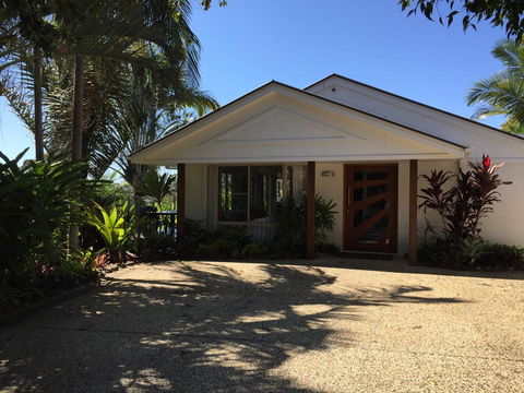 Sunshine Coast Tropical Getaway - Tourism Townsville 2