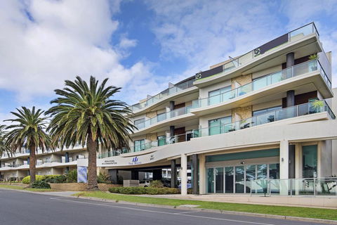 Sur La Plage - FREE WIFI & NETFLIX - Tourism Townsville 2
