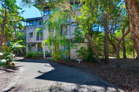 Surfside Beach House 17 - Rainbow Shores Swimming pool 2 minute walk to beach air conditioning relax here