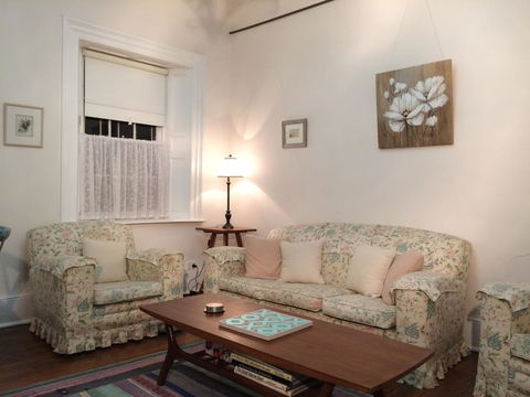 Surgeon's Cottage - Tourism Townsville 1