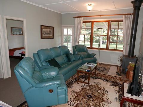Sutton Forest Cottage - Tourism Townsville 2