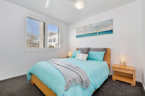 SWIM UP DRIFT APARTMENT 12 South - Tourism Townsville 3