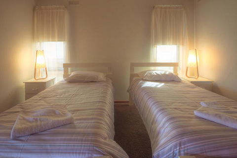 Swimmers' Rest - Uninterrupted Panoramic Ocean Views - Tourism Townsville 3