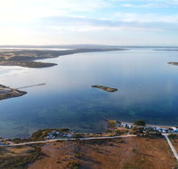 Tall Pines Beach House at Mount Dutton Bay part of Coffin Bay waterways - Tourism Townsville