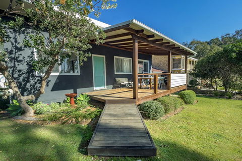 Tallowood Beachfront Cottage - Tourism Townsville 0