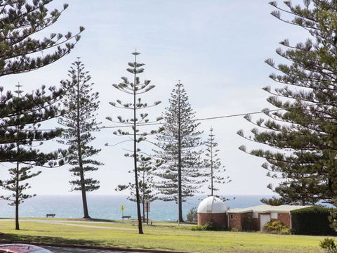 Taranaki Beach House - Tourism Townsville 1