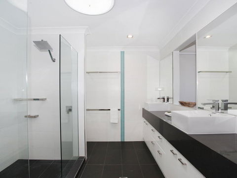 Tarcoola 49 - 4 BDRM Canal Home With Pool - Tourism Townsville 2