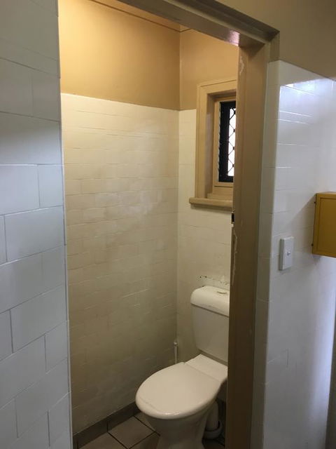 Taylors Hotel - Tourism Townsville 3