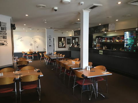 Taylors Hotel - Tourism Townsville 2
