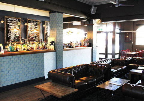 The Astor Hotel Motel - Tourism Townsville 1